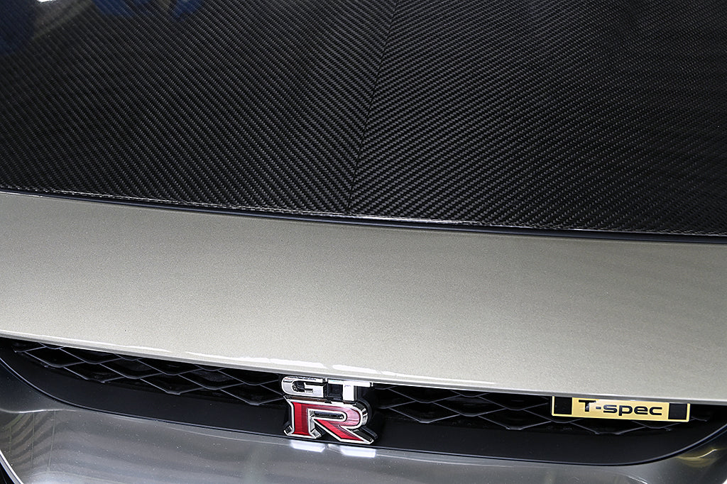 Top Secret R35 M17 Dry Carbon Aero Bonnet