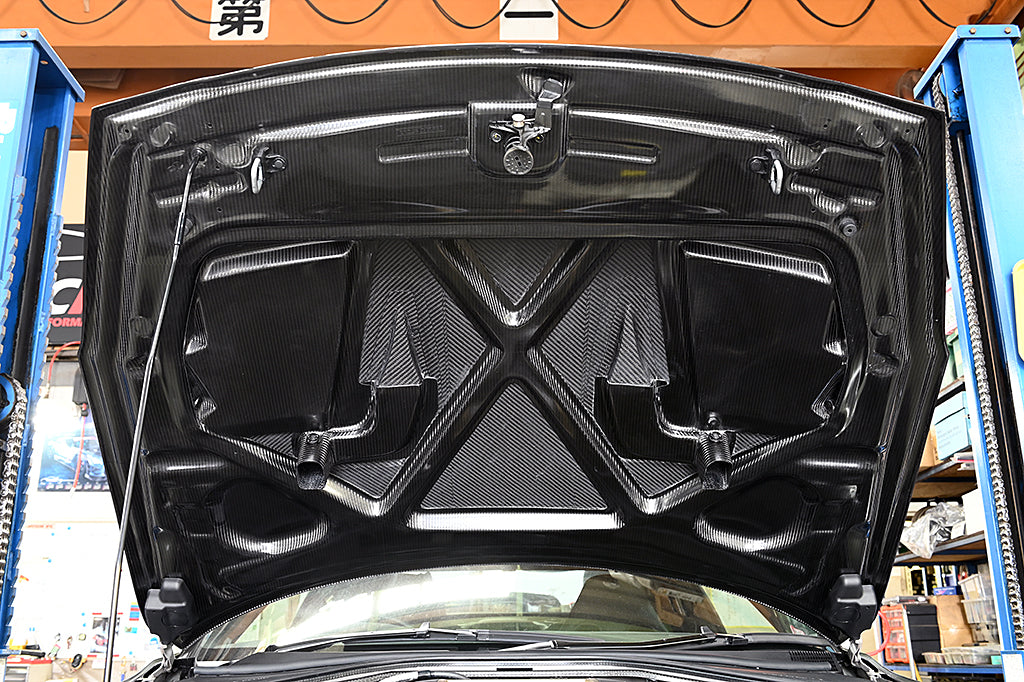 top-secret-r35-m17-dry-carbon-aero-bonnet