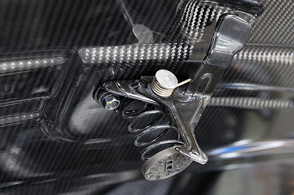 top-secret-r35-m17-dry-carbon-aero-bonnet