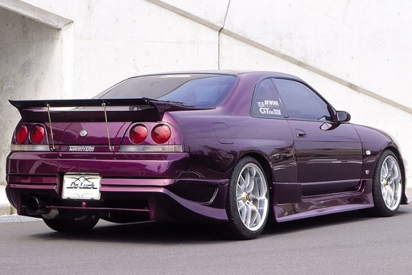 Do-Luck Nissan Skyline GT-R (BCNR33) Trunk-Integrated Rear Wing Stay