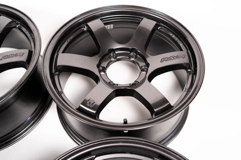 RAYS Gramlights 57DR 18" 8J +20 (6x139.7)