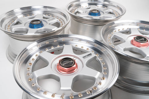 Racing Beat RB-02 17" 8J +35, 9J +35 (5x114.3)
