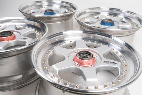Racing Beat RB-02 17" 8J +35, 9J +35 (5x114.3)