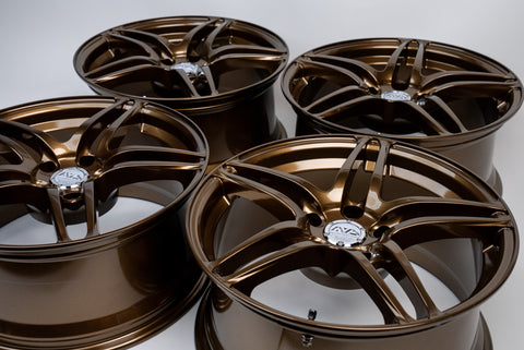 Yokohama AVS Model 5 17" 8J +30 (5x114.3)