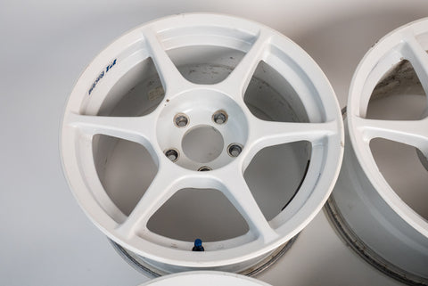 Buddy Club P1 16" 8.5J +37, 8.5J +27 (5x114.3)