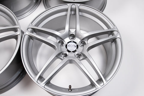 Yokohama AVS Model 5 17" 8J +30 (5x114.3)