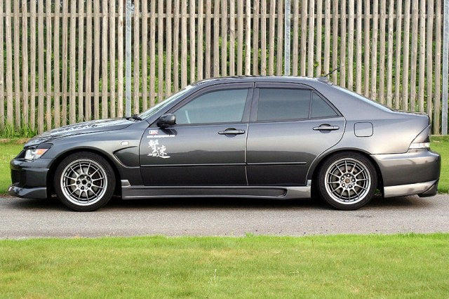 CHARGESPEED Toyota Altezza (SXE10) Side Steps T-2
