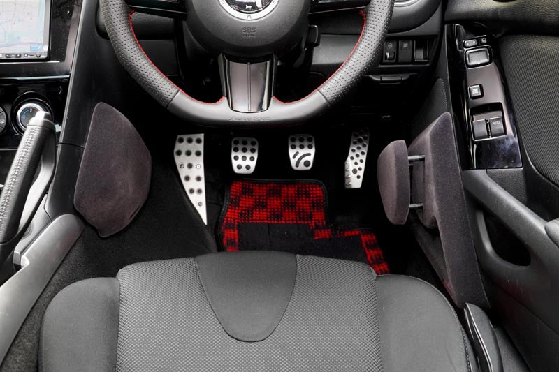 AutoExe Mazda RX-8 (SE3P) Knee Pads
