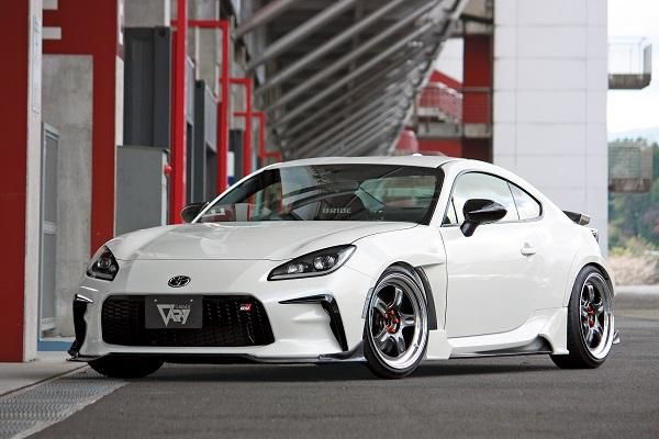 Garage Vary Toyota GR86 / Subaru BRZ (ZN8 / ZD8) Front Fenders (FRP)