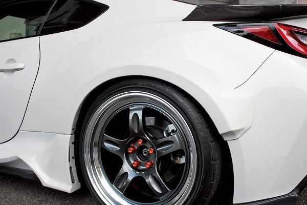 Garage Vary Toyota GR86 / Subaru BRZ (ZN8 / ZD8) Rear Over Fenders (FRP)