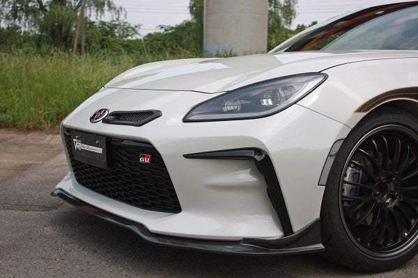 Garage Vary Toyota GR86 / Subaru BRZ (ZN8 / ZD8) Intake Duct with Feed Duct (Plain Weave Carbon)