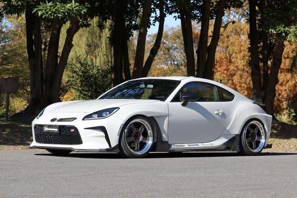 Garage Vary Toyota GR86 / Subaru BRZ (ZN8 / ZD8) Nanchatte Blister Fenders