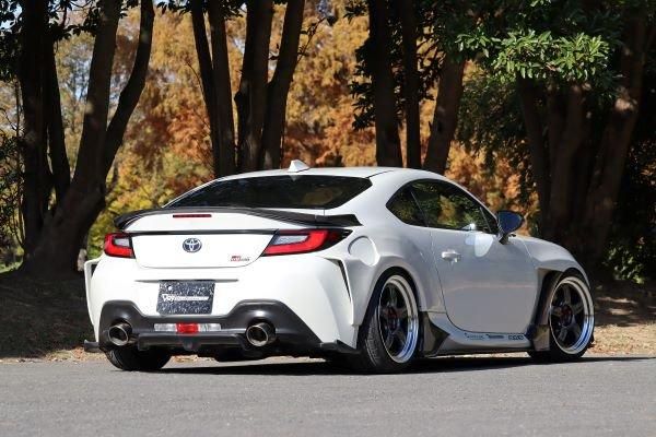 Garage Vary Toyota GR86 / Subaru BRZ (ZN8 / ZD8) Nanchatte Blister Fenders