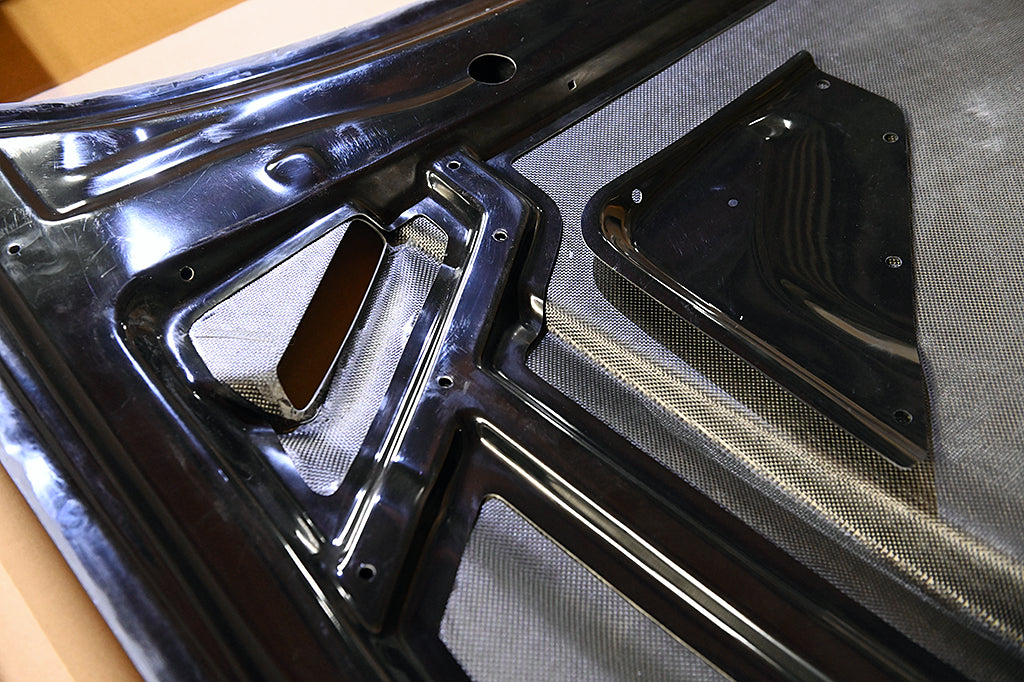 Top Secret BNR34 G-FORCE Aero Bonnet