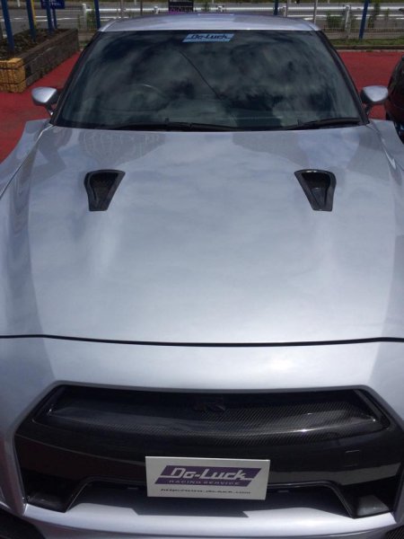 Do-Luck Nissan GT-R (R35) Bonnet Duct (OEM-Replacement, Asymmetric
