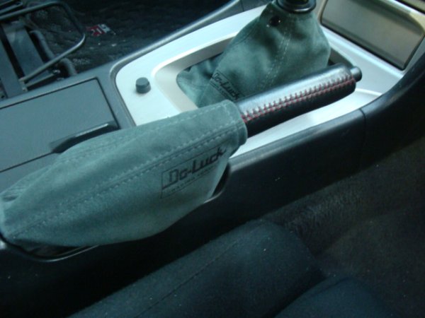 Do-Luck Nissan Skyline GT-R (BNR32) Shift & Side Boot Set, Leather (Black