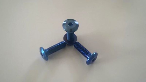 Do-Luck Low-Head M8x25mmBolt (1.25P