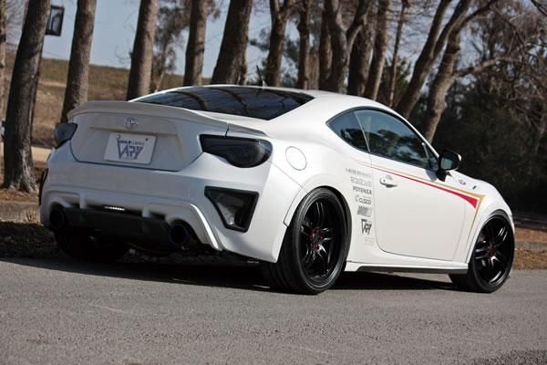 Garage Vary Toyota 86 / Subaru BRZ (ZN6 / ZC6) 86 Zenki Rear Diffuser with Center Flap (FRP) 2