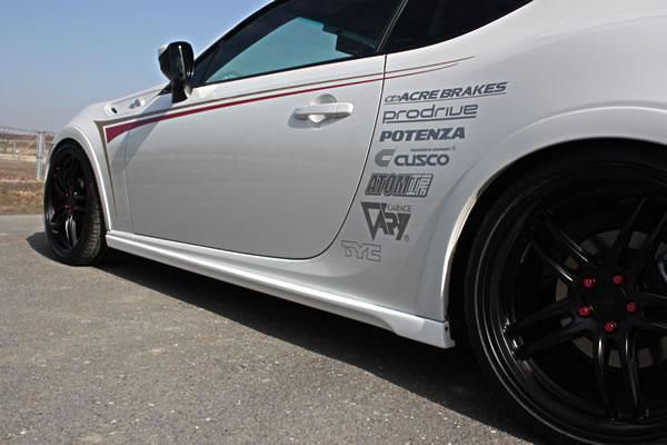 Garage Vary Toyota 86 / Subaru BRZ (ZN6 / ZC6) Low Down Fender Trim (Urethane)