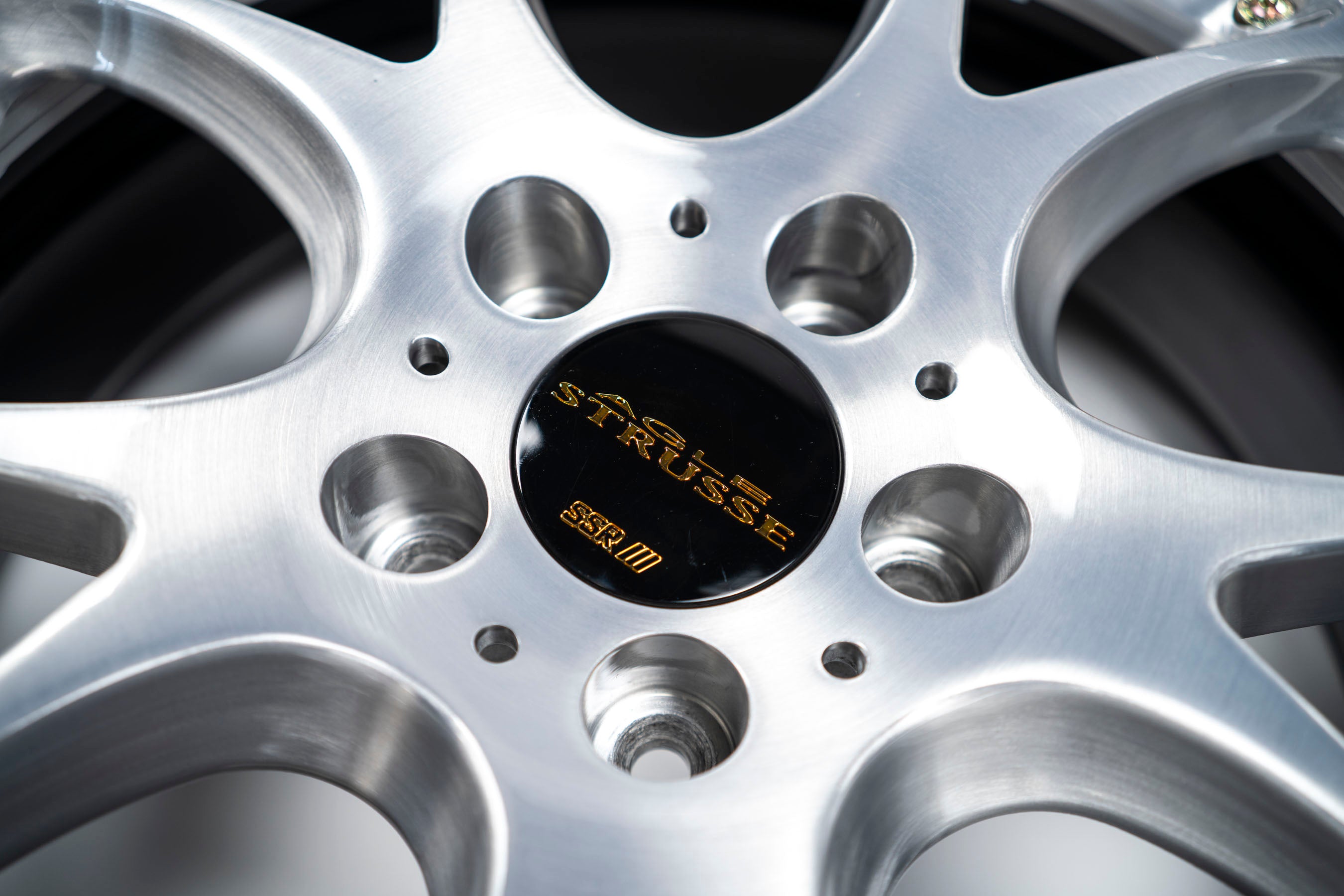 SSR アグルストラッセ 18インチ 9.5J +30、8.5J +30 (5x114.3) – GET Japan