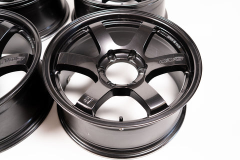 RAYS Gramlights 57DR 18" 8J +20 (6x139.7)