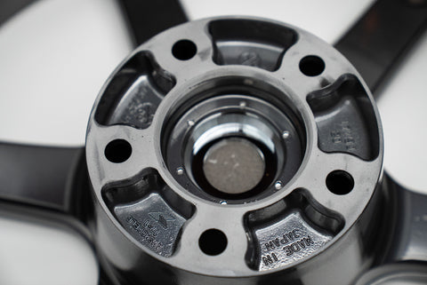 Yokohama AVS Model 6 17" 9J +20 (5x114.3)