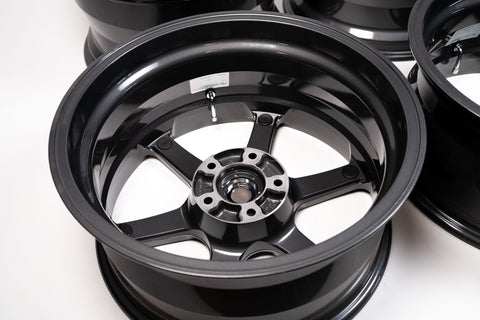Yokohama Advan AVS Model 6  17" 9J +45, 8J +35 (5x114.3)