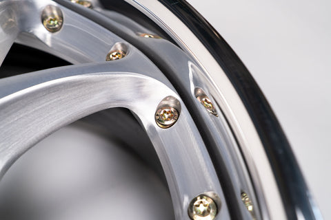 SSR Agle Strusse 17" 8.5J +35, 9J +37 (5x114.3)