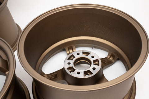 URAS NS-01 17" 9.5J +15, 9J +30 (5x114.3)