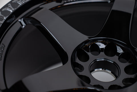 Nismo Omori Factory Spec Rays Engineering LMGT4 18" 10.5J +15, 9.5J +12 (5x114.3)