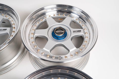 Racing Beat RB-02 17" 8J +35, 9J +35 (5x114.3)