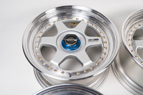 Racing Beat RB-02 17" 8J +35, 9J +35 (5x114.3)