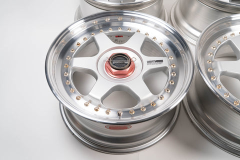Racing Beat RB-02 17" 8J +35, 9J +35 (5x114.3)