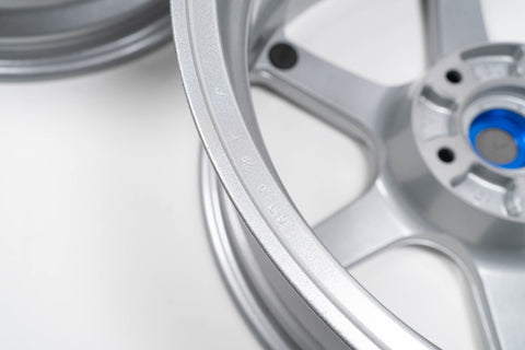 Yokohama AVS Model 6 17" 8J +35, 9J +35 (5x114.3)