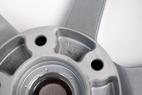 Yokohama AVS Model 6 17" 9J +45, 8J +30 (5x114.3)