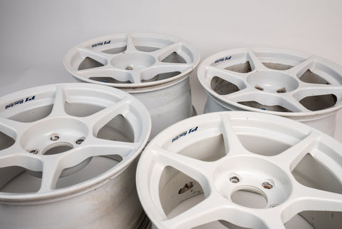 Buddy Club P1 16" 8.5J +37, 8.5J +27  (5x114.3)