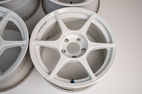 Buddy Club P1 16" 8.5J +37, 8.5J +27  (5x114.3)