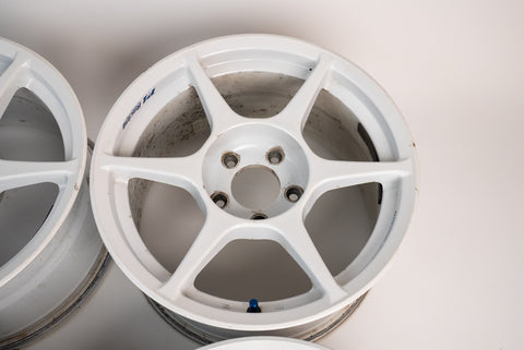 Buddy Club P1 16" 8.5J +37, 8.5J +27  (5x114.3)