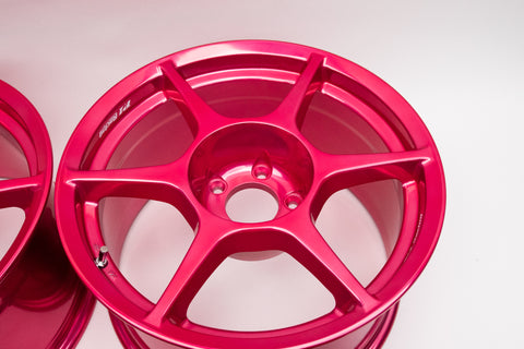 Buddy Club P1 17" 9J +17 (5x114.3) *Candy Pink*