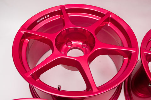 Buddy Club P1 17" 9J +17 (5x114.3) *Candy Pink*