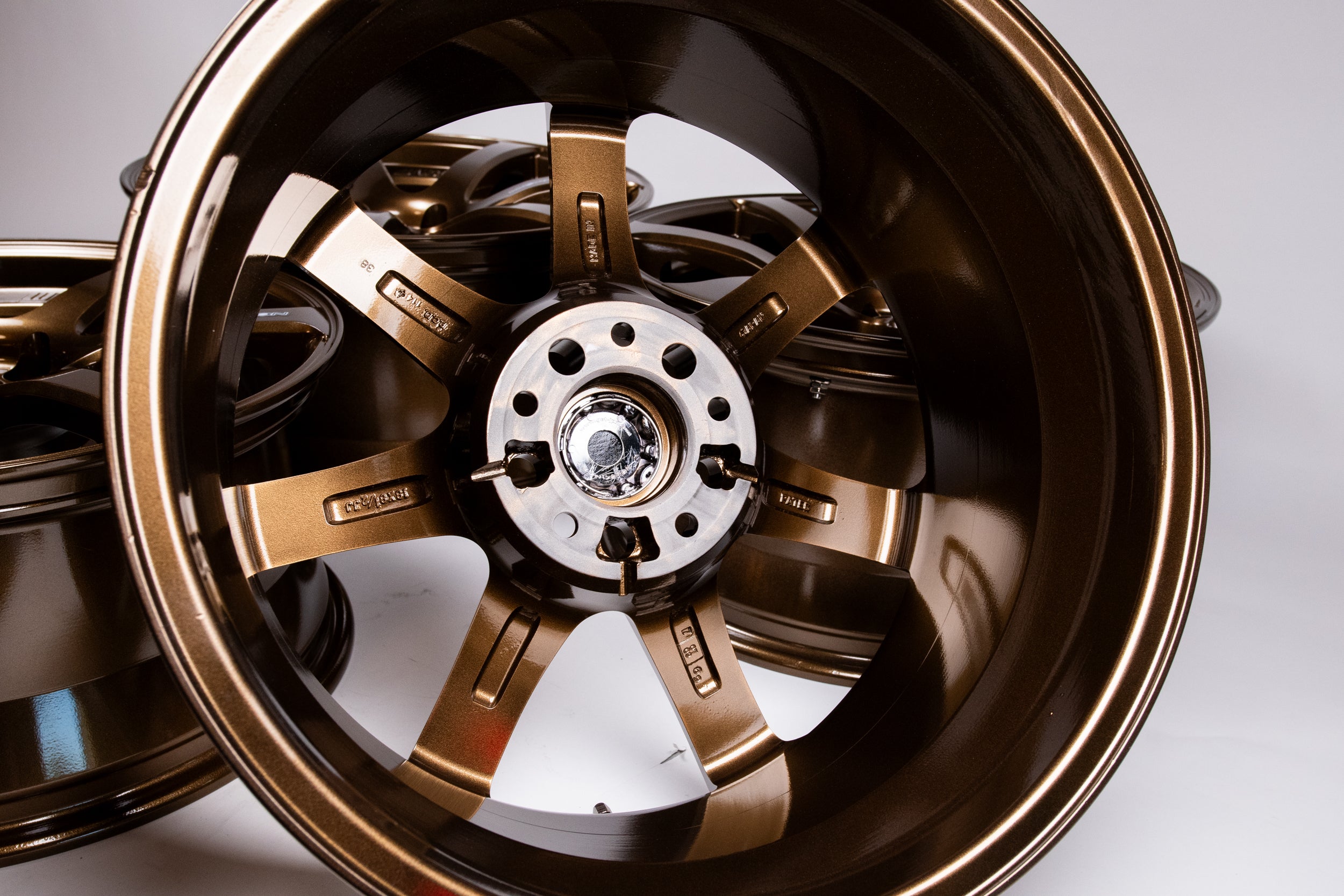 WORK Emotion XT7 18” 9.5J +38, 8.5J +38 (5x114.3) – GET Japan