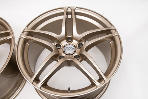 AVS Model 5 17" 9J +35, 8J +30 (5x114.3)