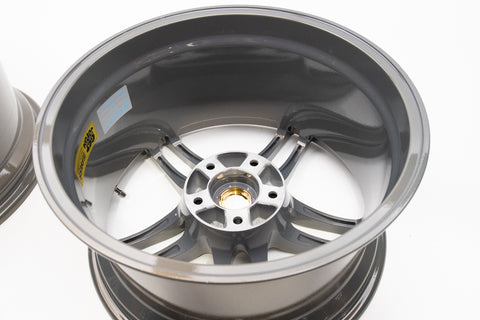 Yokohama AVS Model 5 17" 9J +35, 8J +30 (5x114.3)