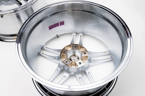 AVS Model 5 18" 9J +35, 8J +30 (5x114.3) *Triple Chrome Plated*