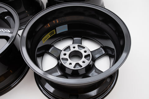 Yokohama AVS VS6 17" 9J +18, 9J +35 (5x114.3)