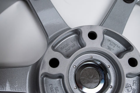 Yokohama AVS Model 6 17" 9J +35, 8J +35 (5x114.3)