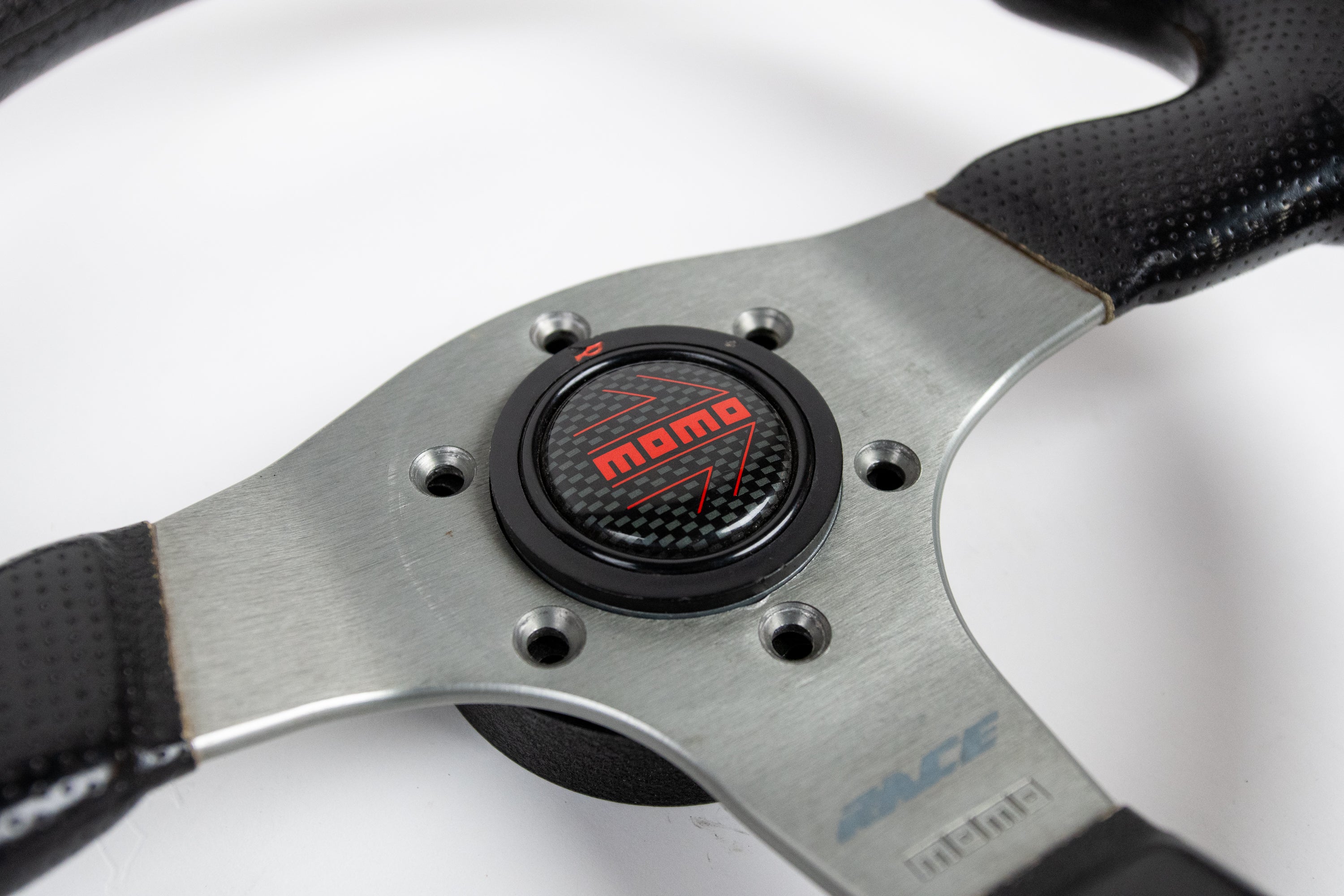 320mm MOMO Race – GET Japan