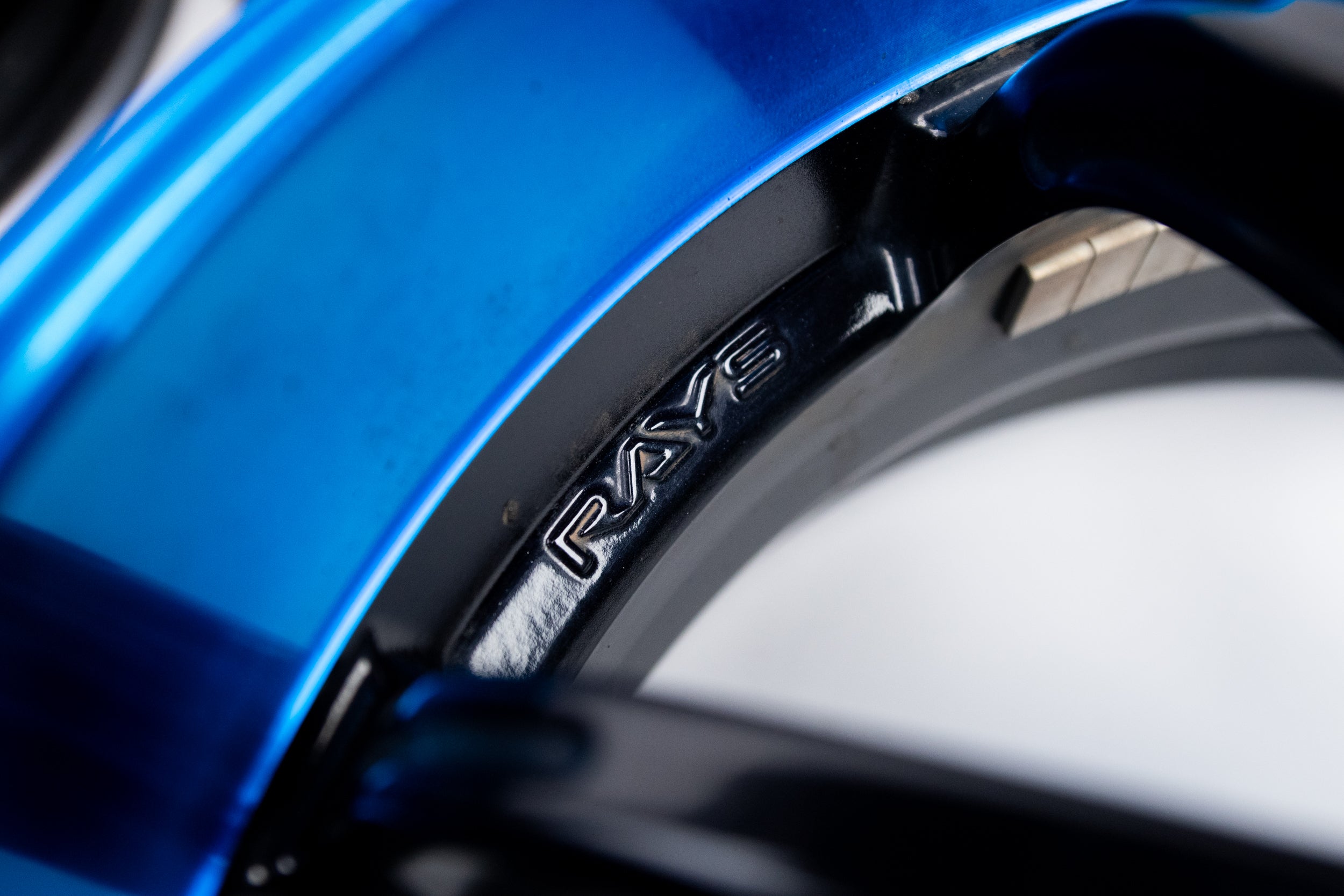 Rays Gramlights 57 Gainer 16インチ 6.5J +52 (4x100) – GET Japan