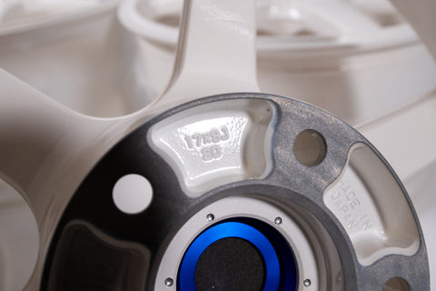 Yokohama AVS Model 6 17" 9J +20 (5x114.3)